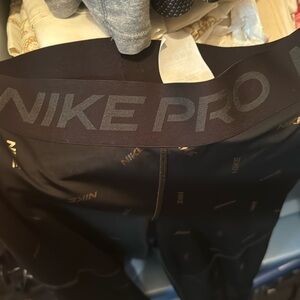 Women’s Nike Pro leggings
